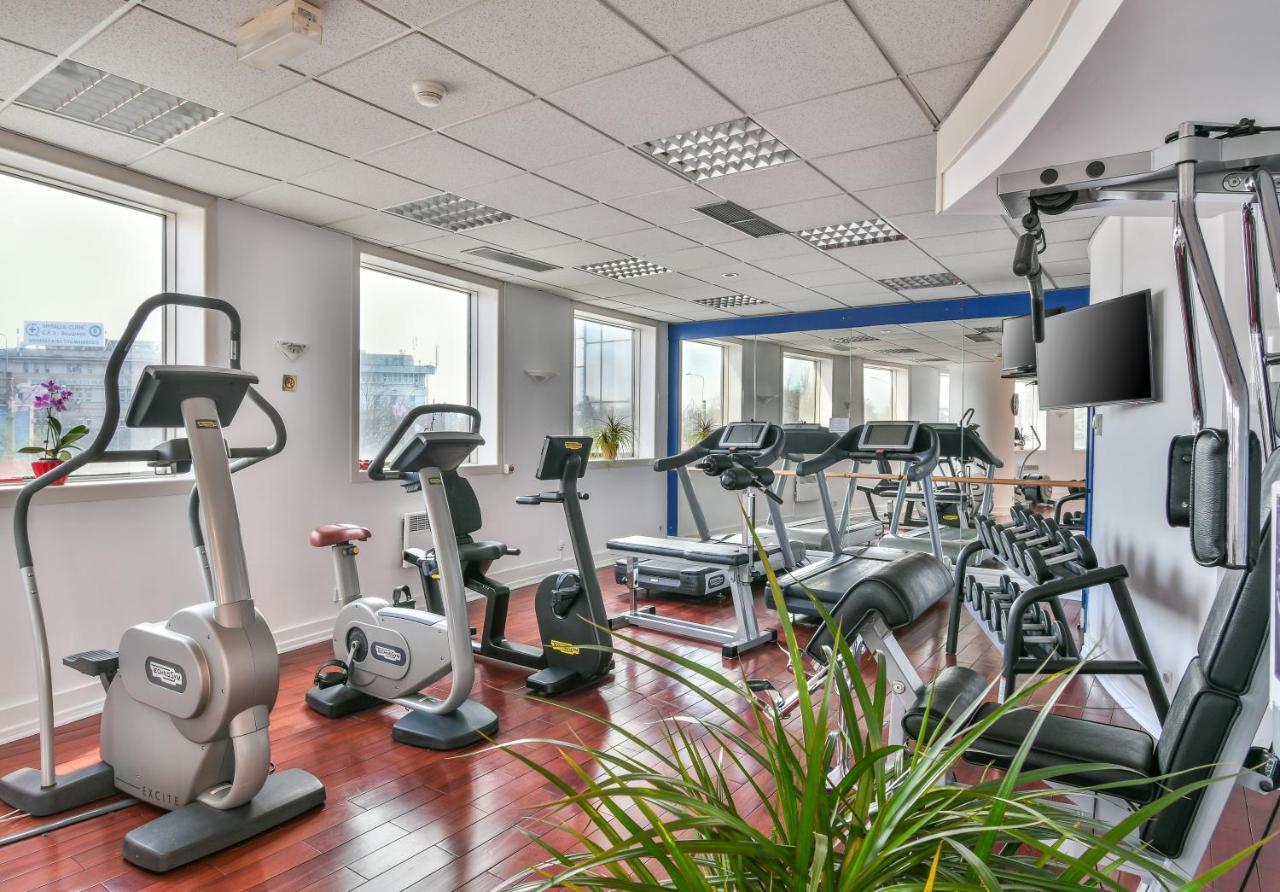 Pullman Bucharest World Trade Center Hotel Bagian luar foto