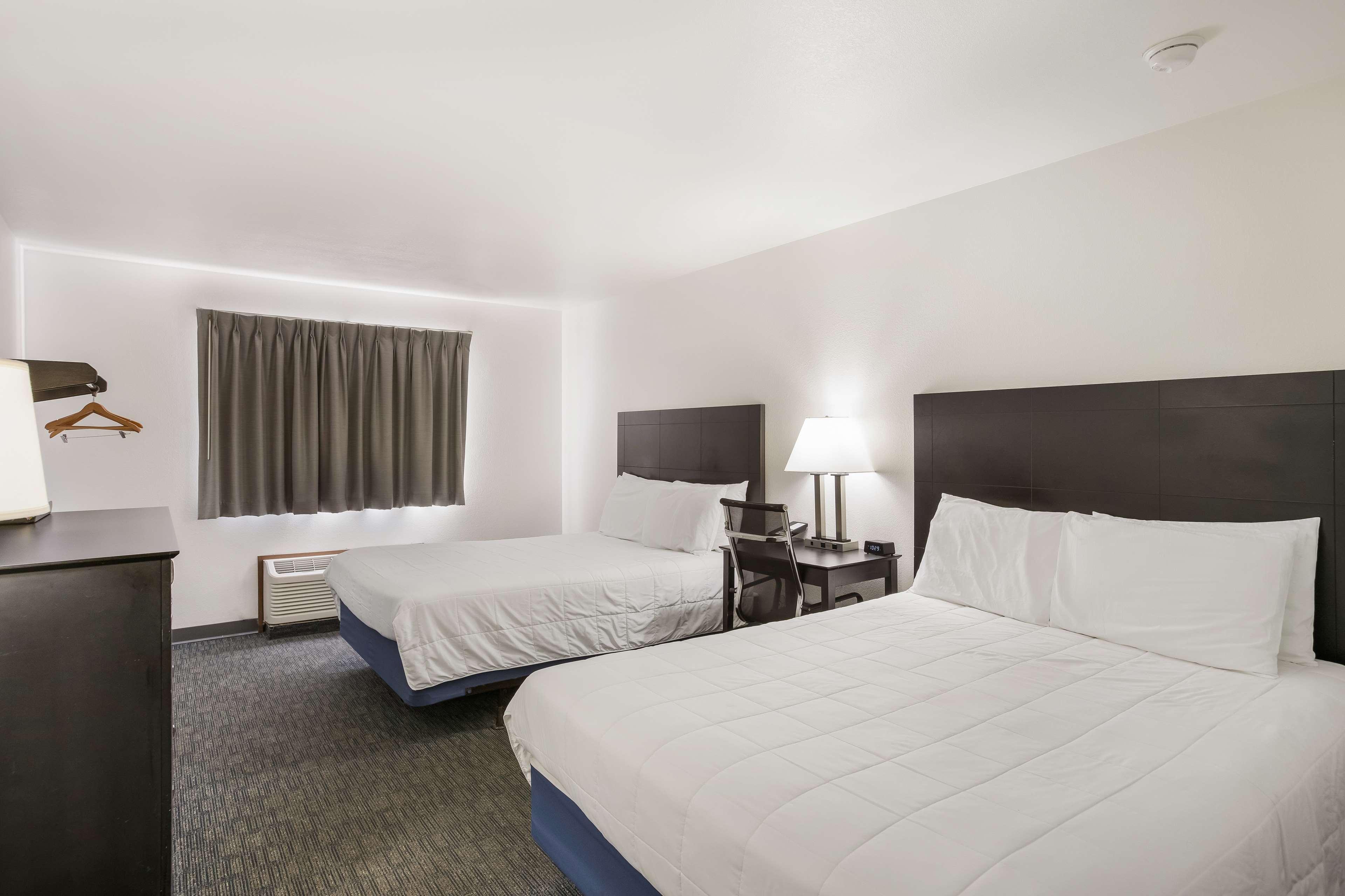 Pullman Bucharest World Trade Center Hotel Bagian luar foto