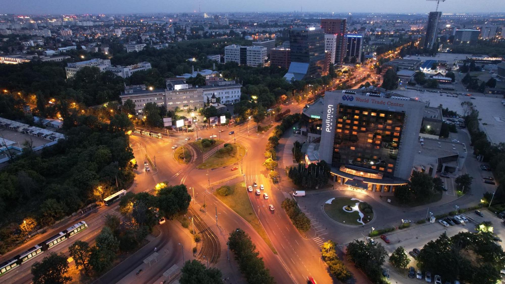 Pullman Bucharest World Trade Center Hotel Bagian luar foto