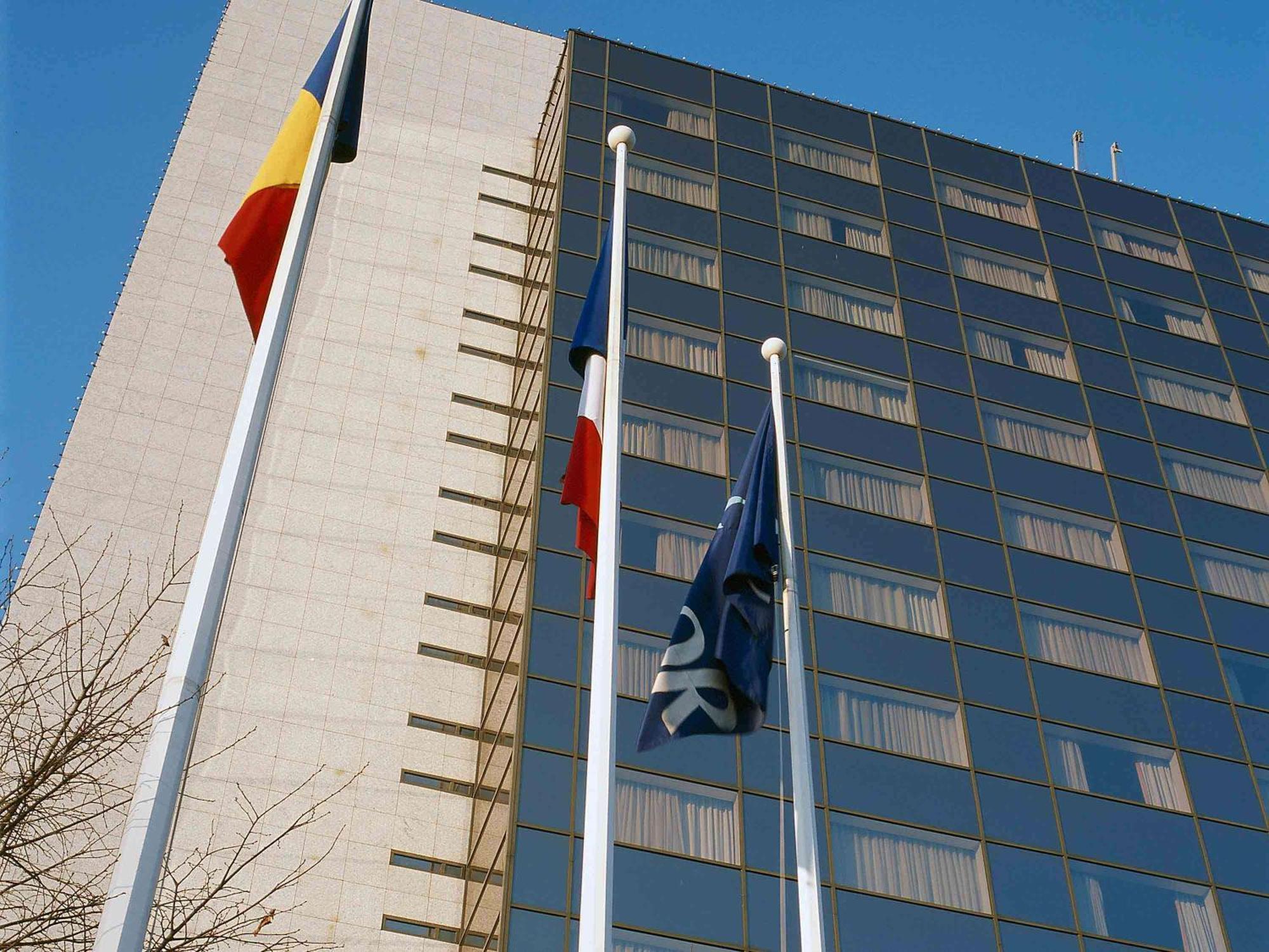Pullman Bucharest World Trade Center Hotel Bagian luar foto