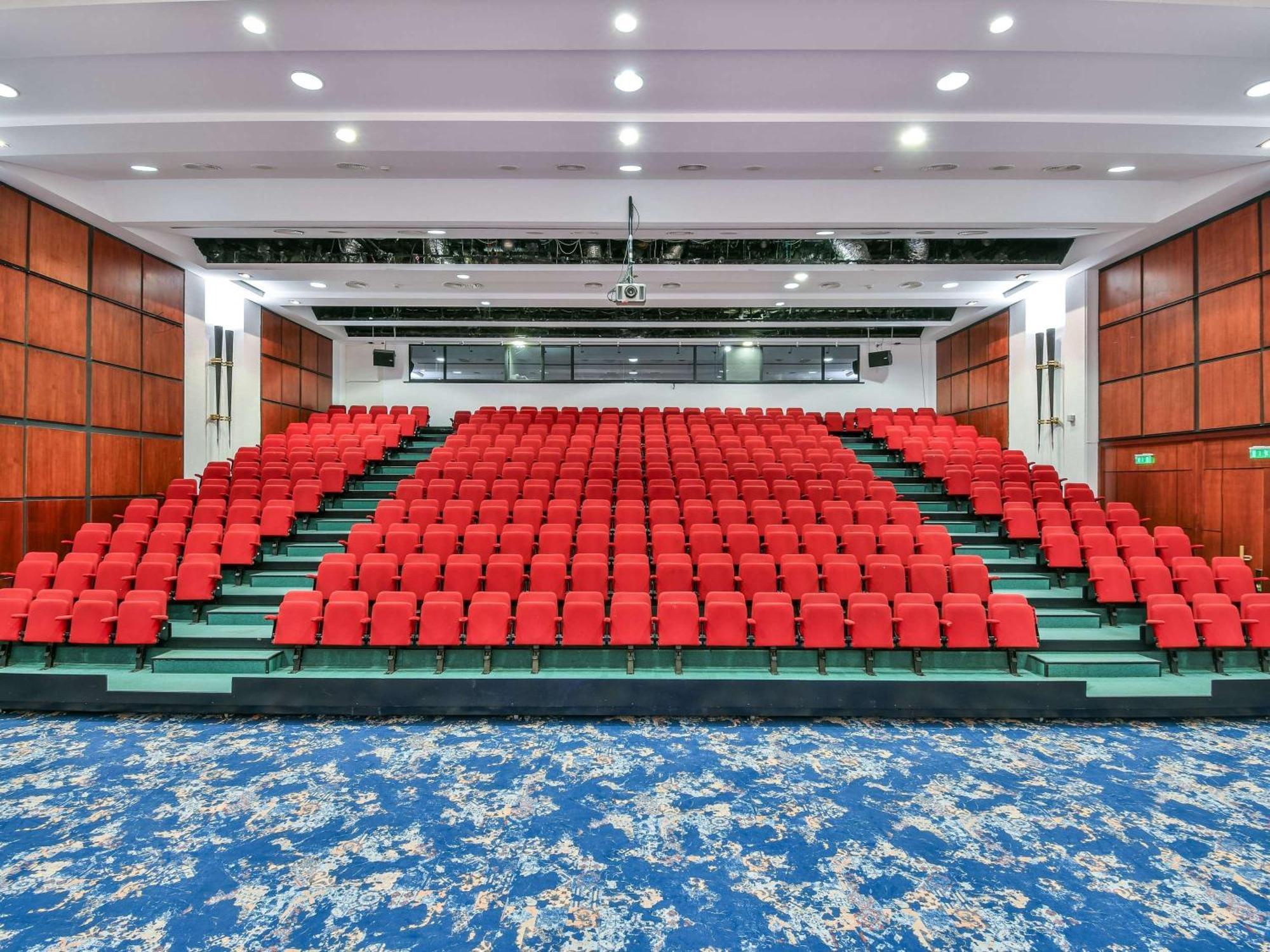 Pullman Bucharest World Trade Center Hotel Bagian luar foto
